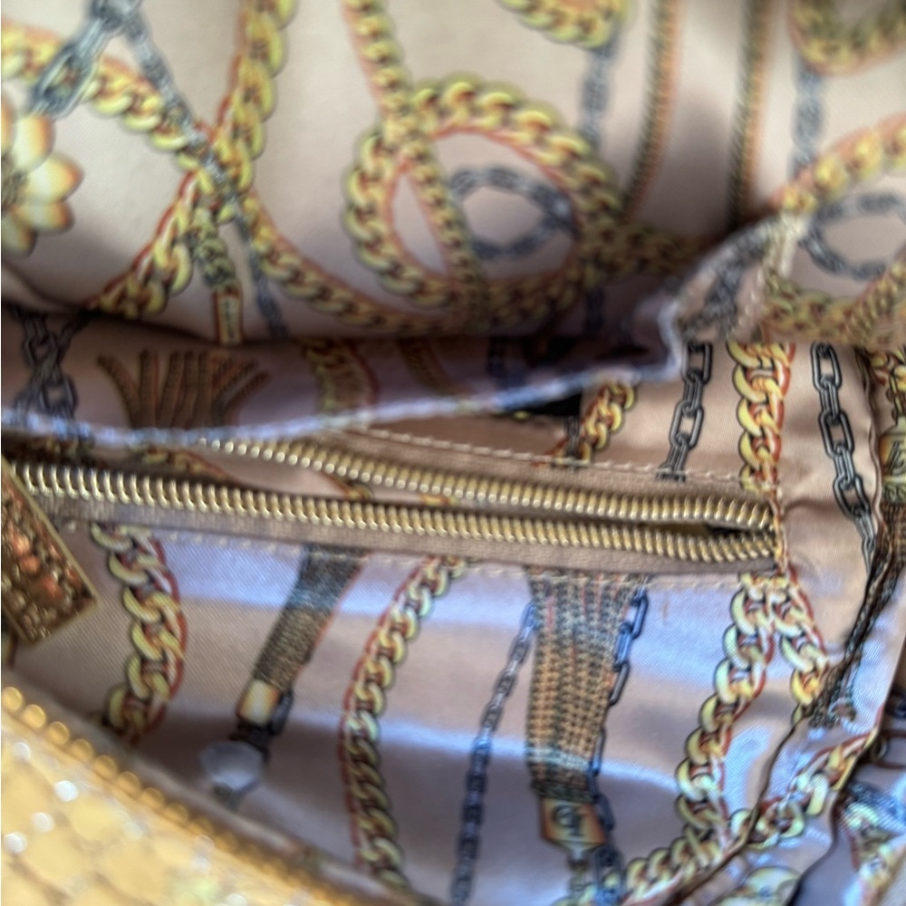 Molten metals gold trend- Laurel Dewitt gold bag/backpack/metal - Picture 6 of 14